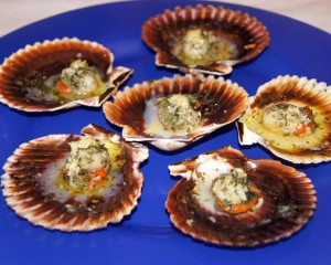 Scallops with garlic and parsley