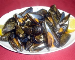 Grilled mussels from Menorca